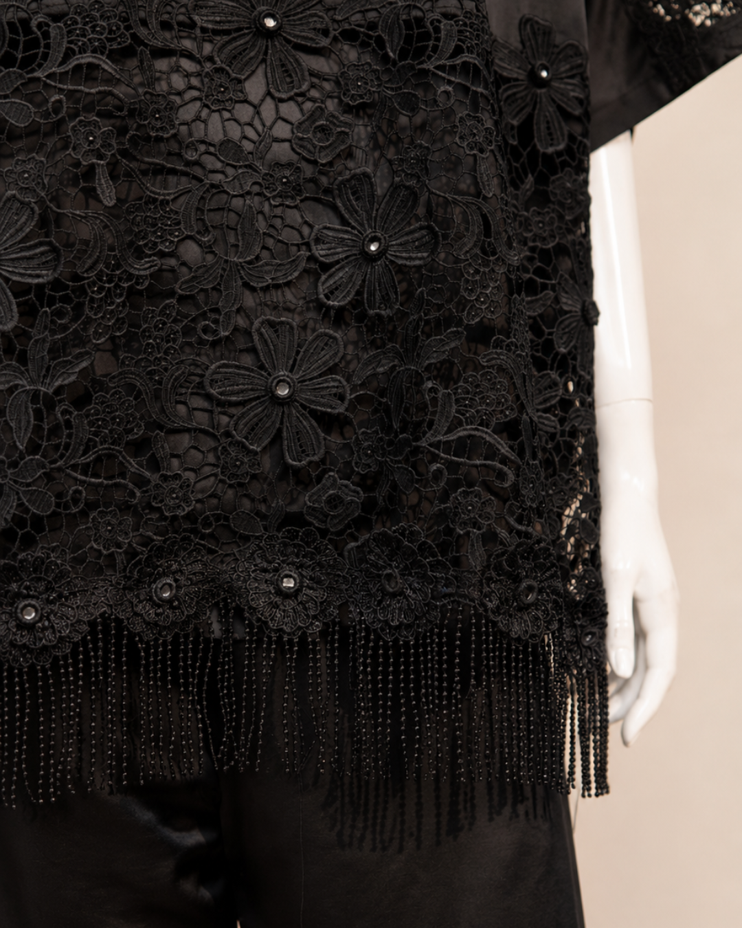 NOIR LACE