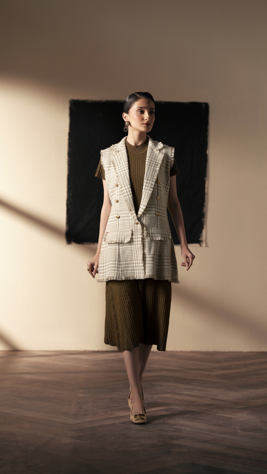 TAILORED VEST